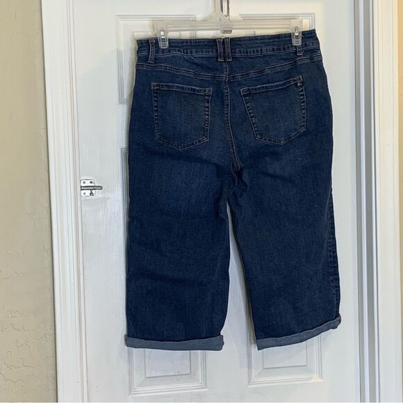M Jeans by Maurice’s Mid-Rise Rolled Cuff Cropped Jeans Size 14W - Picture 4 of 9